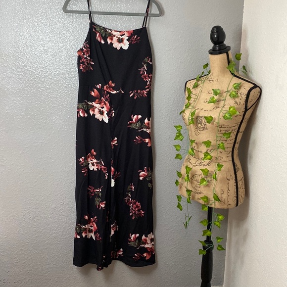 Floral Jumpsuit - Picture 3 of 9